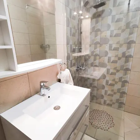 Apartamento Groodvy House 2 *